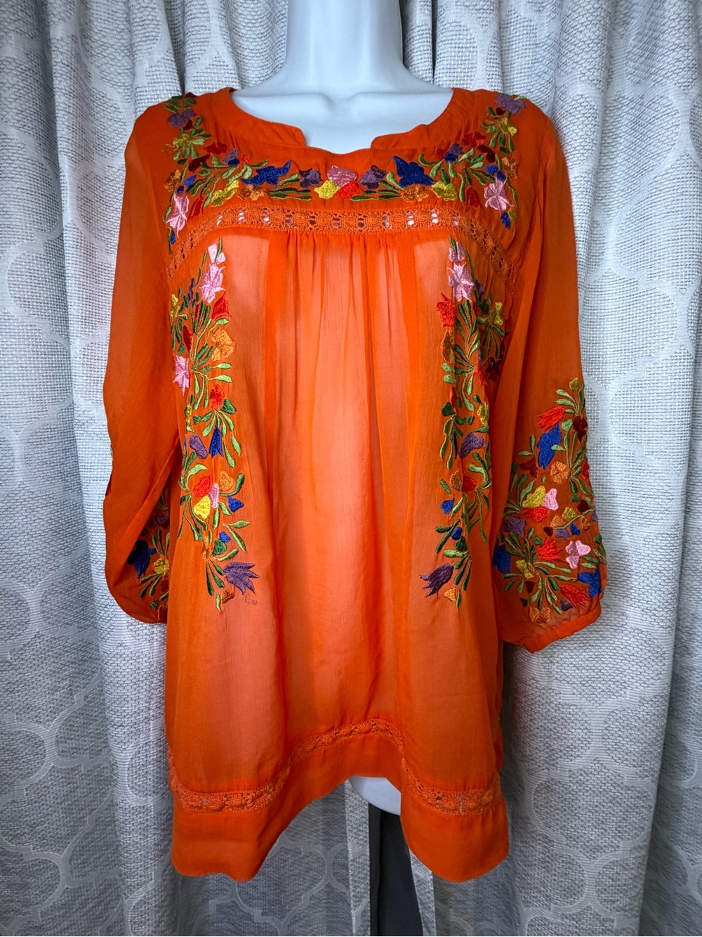 Sold❌❌❌❌❌Anu Orange Embroidered Tunic Top Small Boho Peasant Floral Rayon India